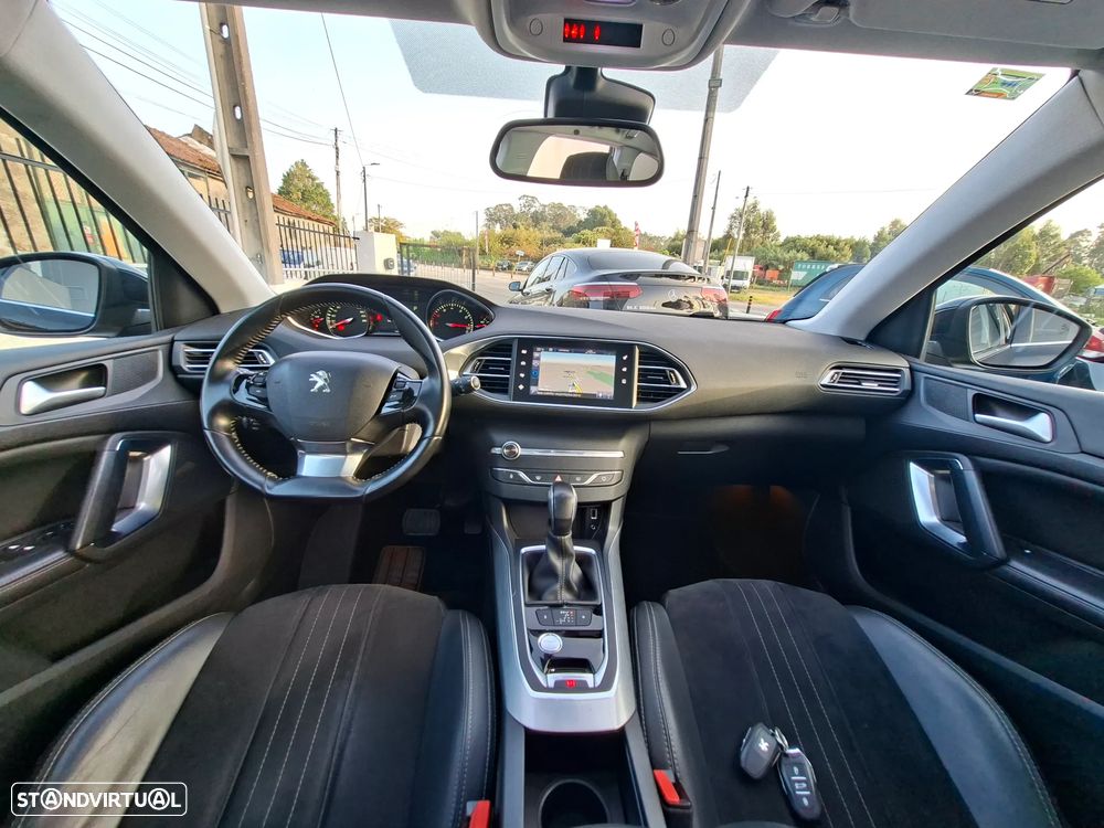 Peugeot 308 1.2 PureTech Allure EAT8 - 25