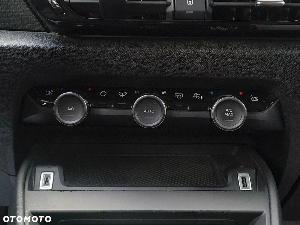 Citroën C4 EV136 50kWh Shine - 23