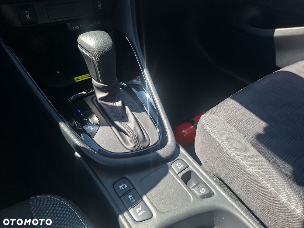 Toyota Yaris Hybrid 1.5 Style - 27
