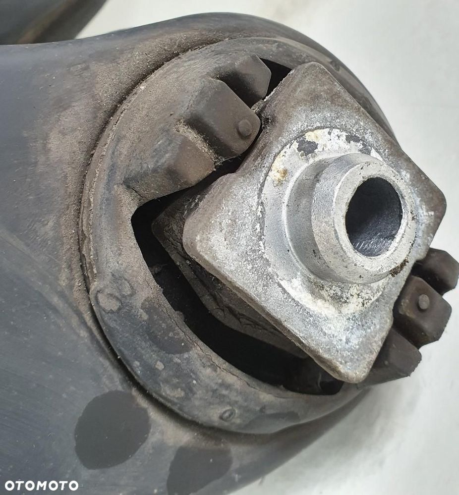 ZAWIESZENIE TYŁ SANKI WÓZEK TYLNA MERCEDES W218 - 12