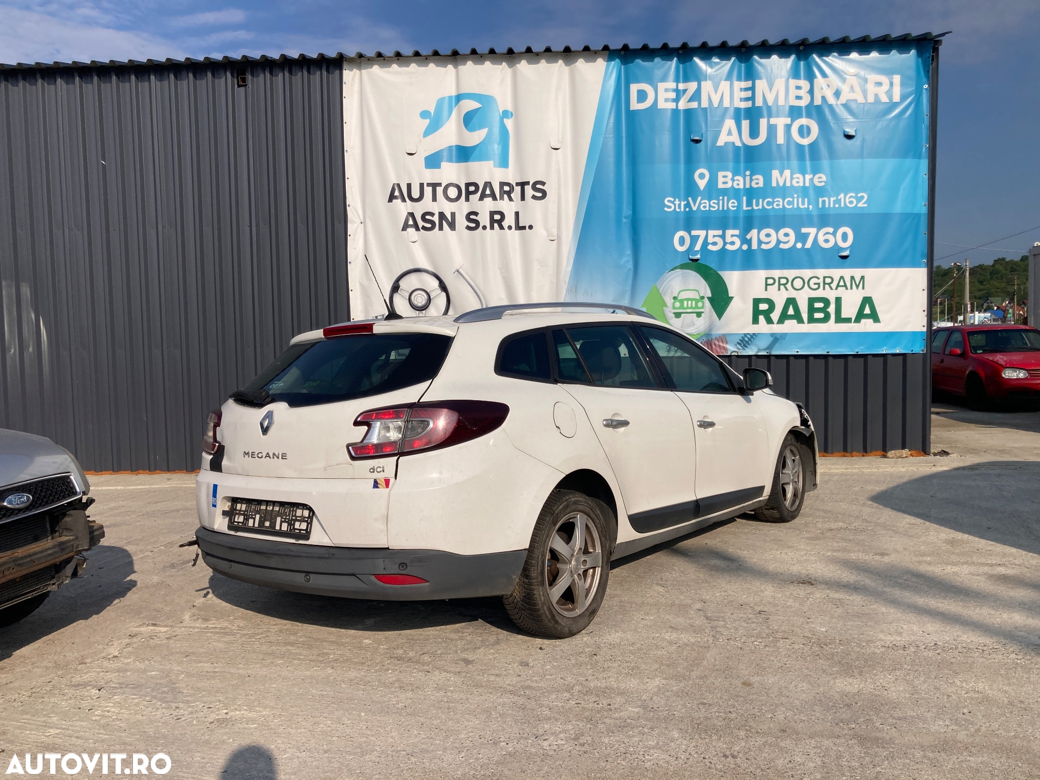 Dezmembrez Renault Megane 3 Combi 1.5 dCi Euro 5 2010 - 4