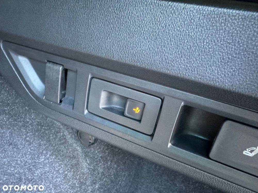 Skoda Octavia 2.0 TDI DSG RS - 28