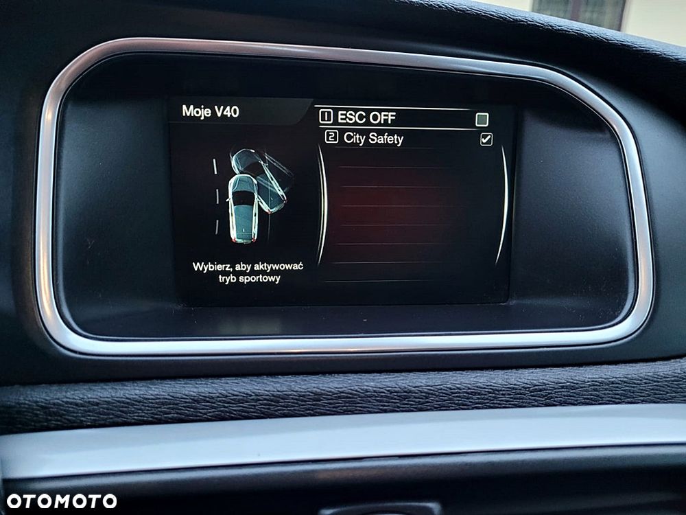 Volvo V40 T2 Momentum - 24