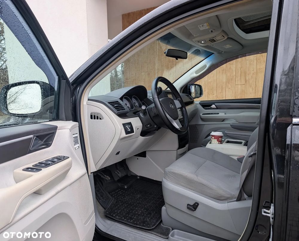 Volkswagen Routan - 6