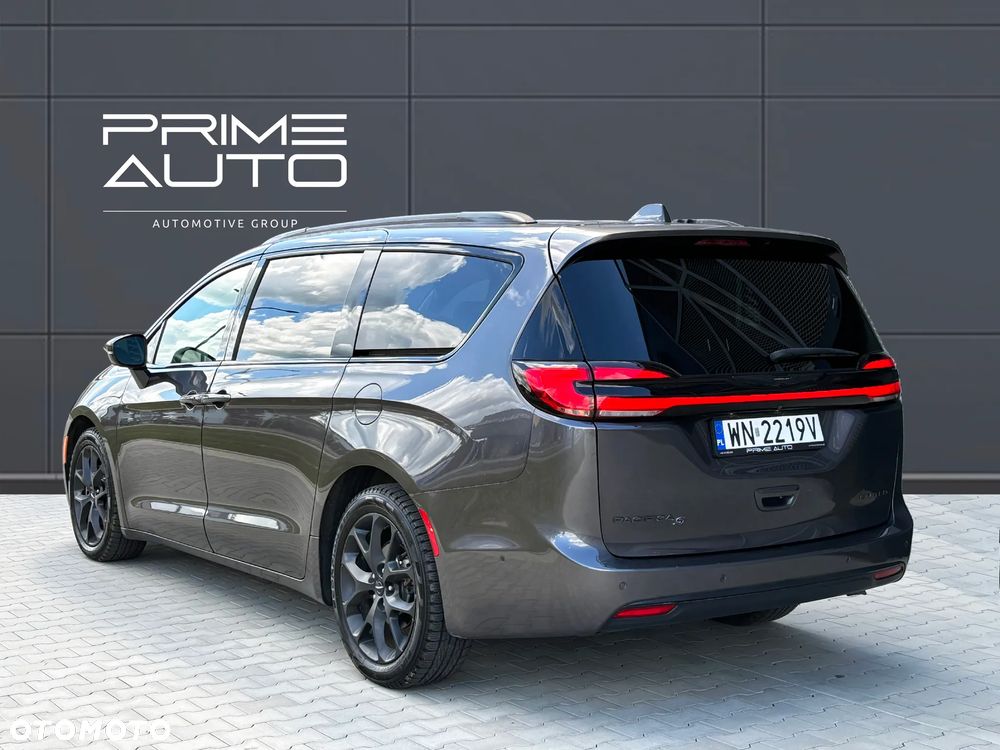 Chrysler Pacifica - 8