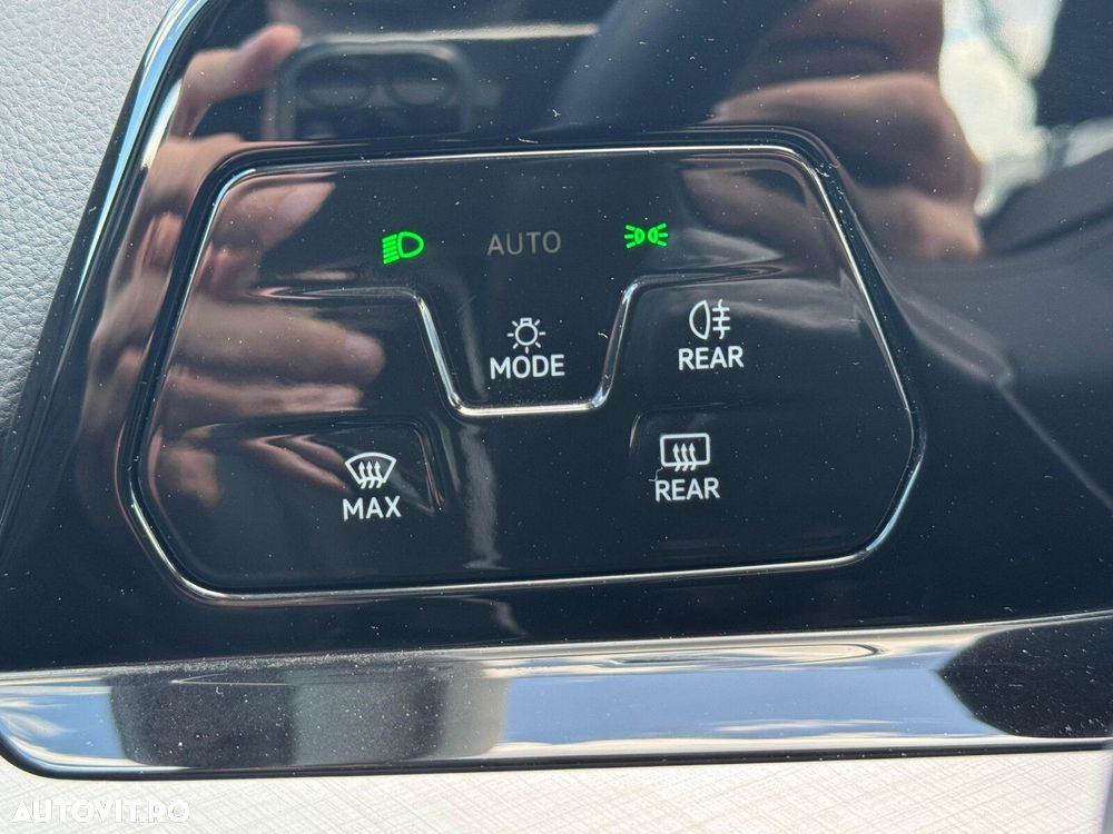 VOLKSWAGEN Golf 2023 — imagine 16