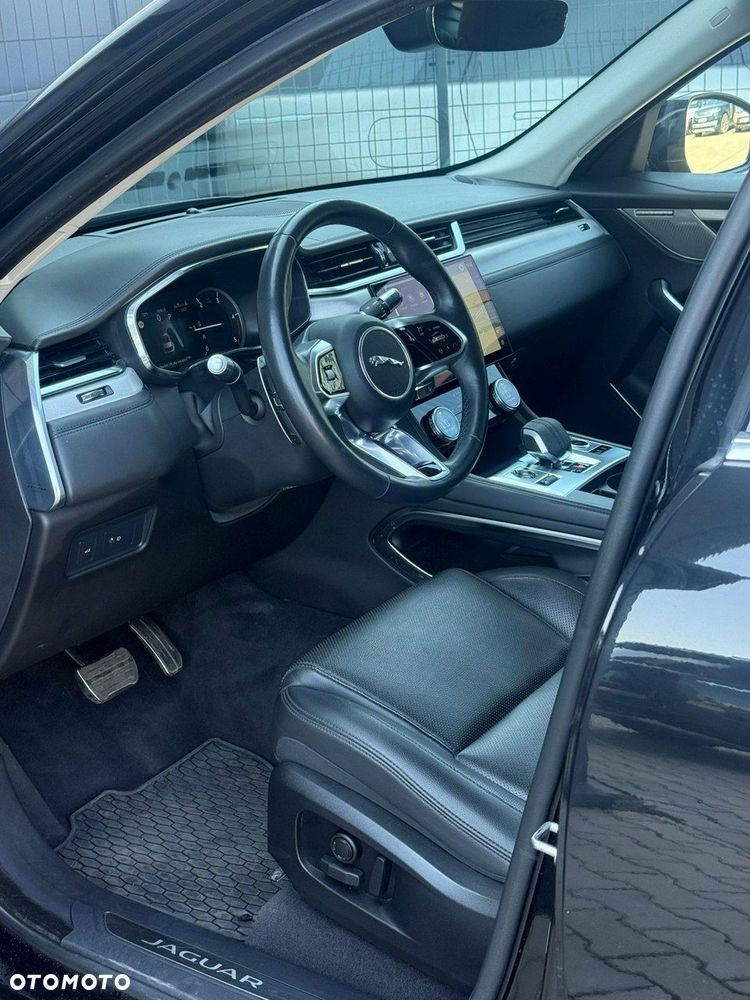 Jaguar F-Pace - 16