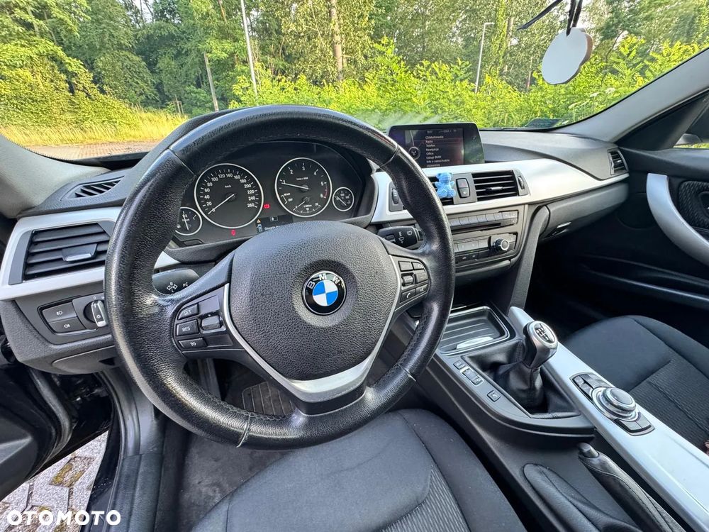 BMW Seria 3 318d - 5