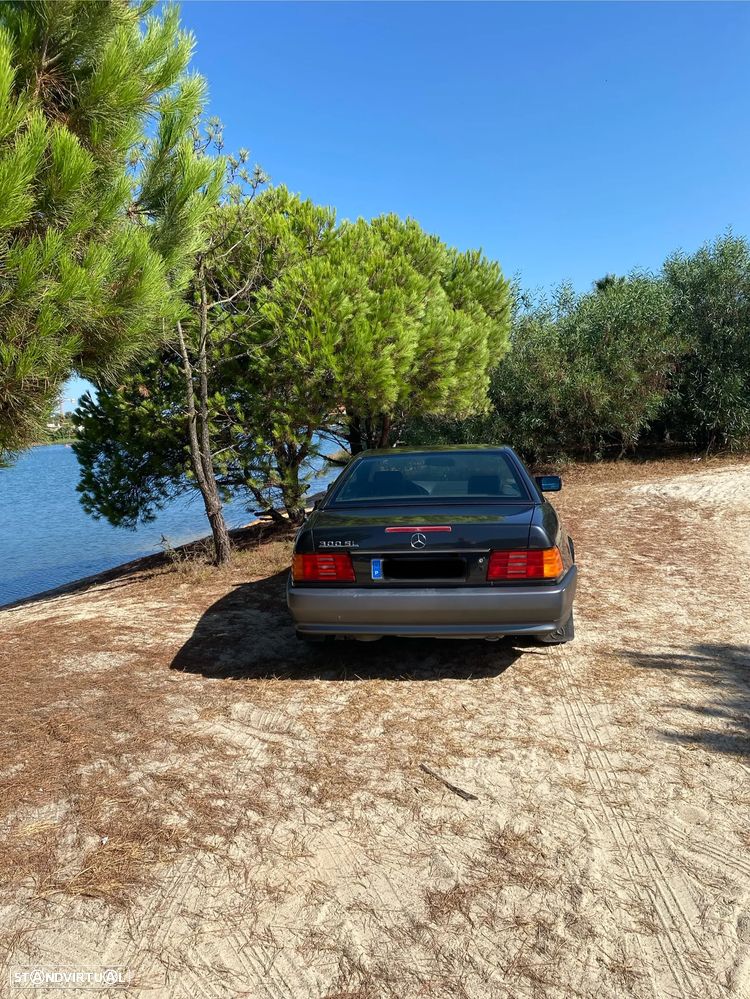 Mercedes-Benz SL 300 SE - 31