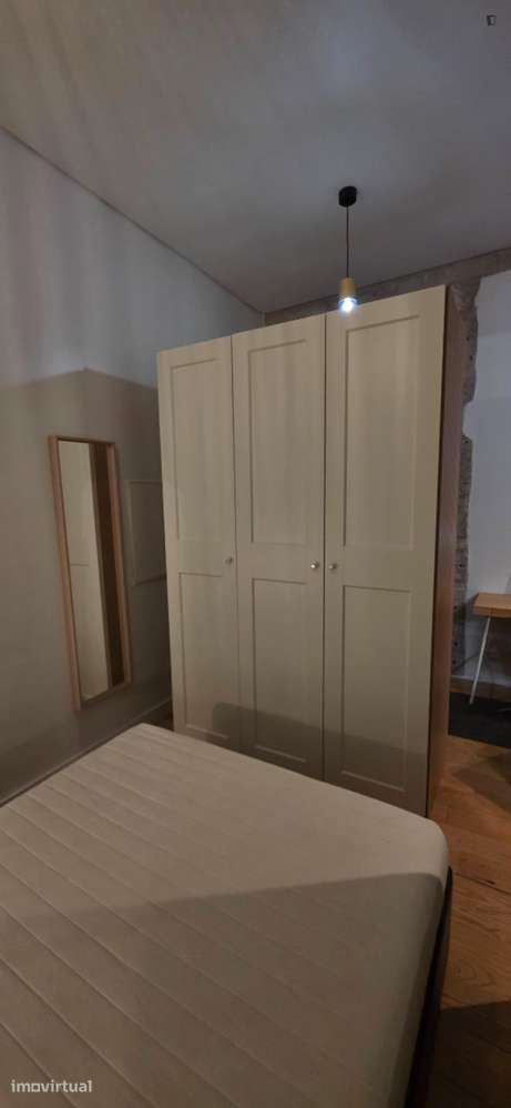 Apartamento com 1 quartos - localizado em Sé Porto - Grande imagem: 2/7