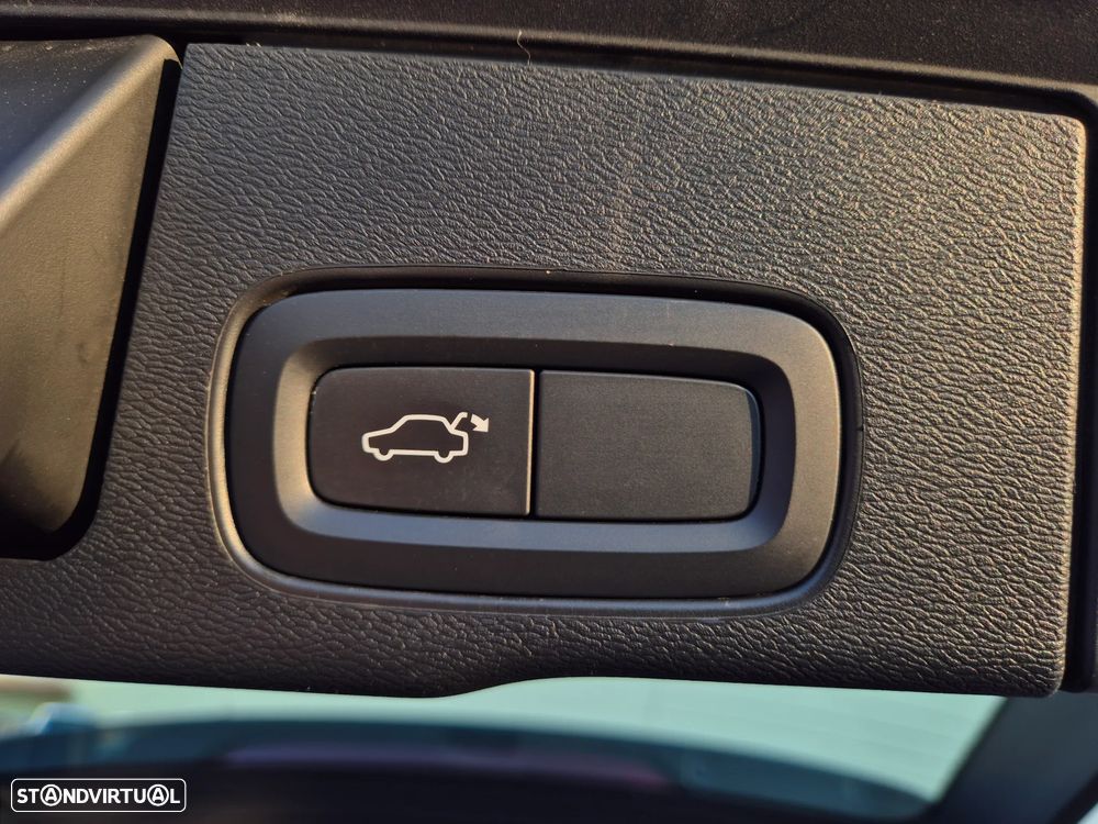 Volvo XC 60 2.0 T8 PHEV Inscription AWD - 52