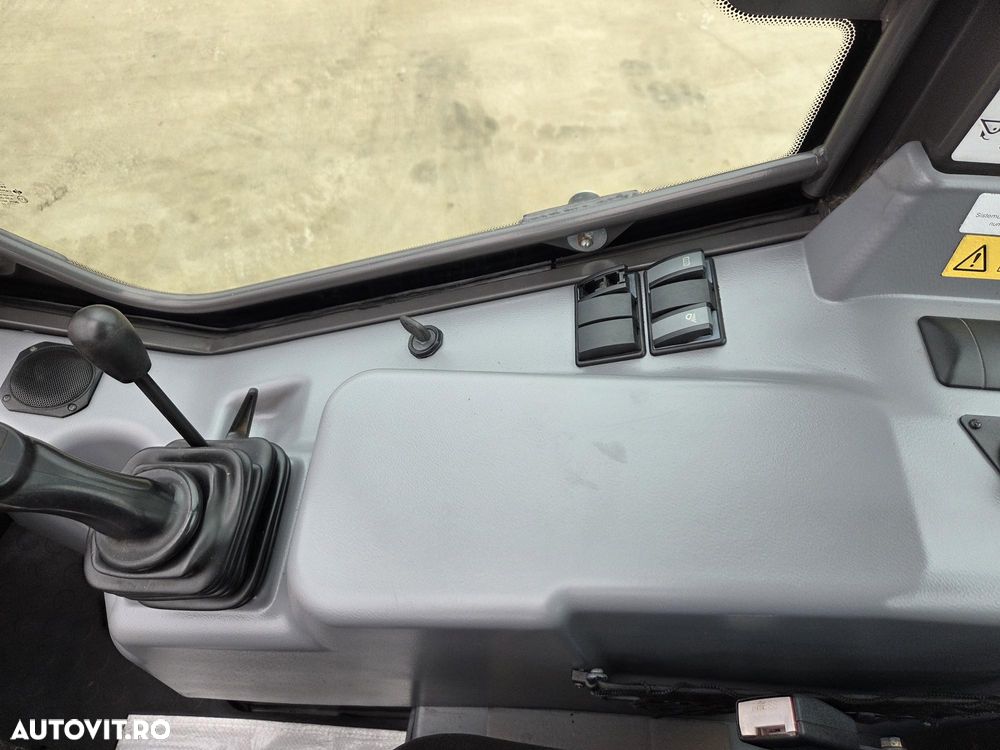 Hitachi ARTICULAT ZW65, Ridica 2,4tone la 3,2m, incarca 8x4 si semiremorci basculabile, 2019, 1.790h, 4x2, Cupla rapida, cupa 1mc, furci, AC, Anvelope 70%-ok, STARE FOARTE BUNA, POSIBILITATE LEASING 3 ani-PROMOTIE 34.900 EUR+Tva - 14