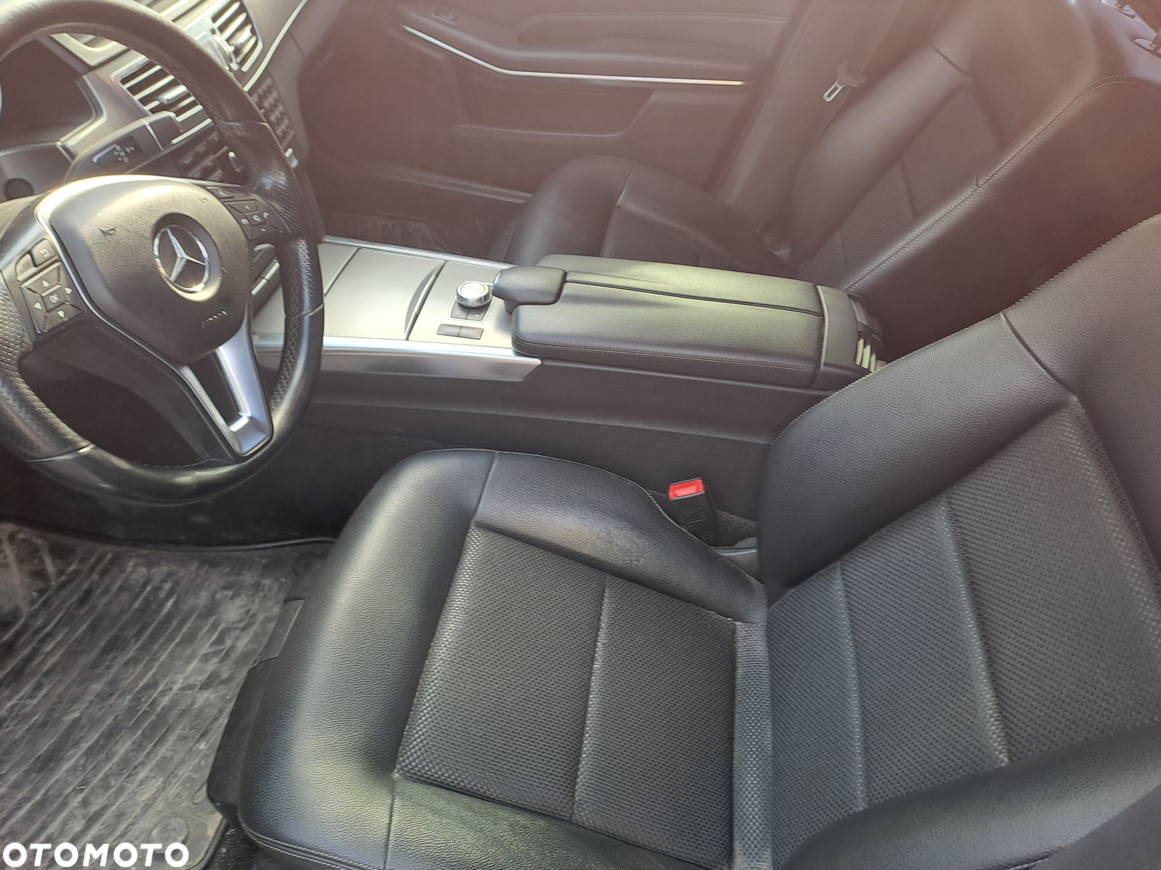 Mercedes-Benz Klasa E 220 T CDI DPF BlueEFFICIENCY 7G-TRONIC - 22