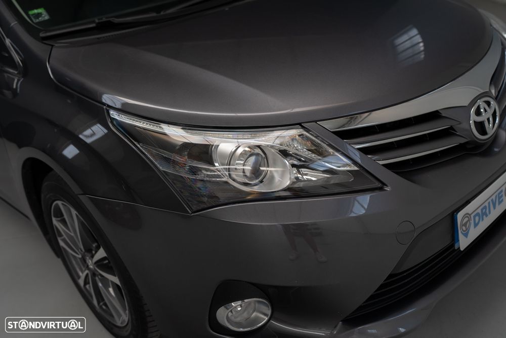 Toyota Avensis SD 2.0 D-4D Exclusive +Navi - 5