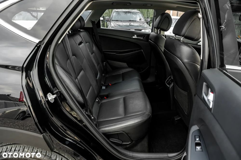 Hyundai Tucson 2.0 CRDI 4WD Automatik Premium - 23