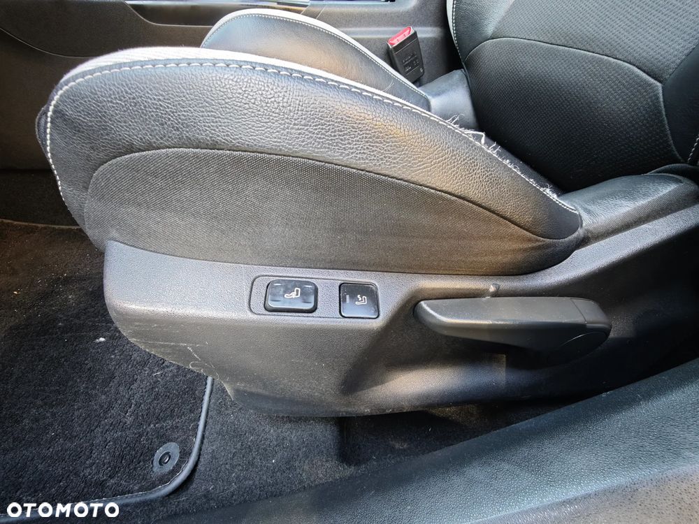 Citroën DS4 e-HDi 110 SoChic - 21