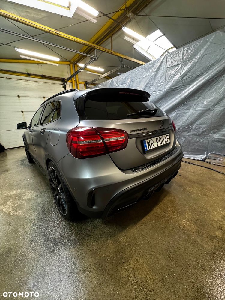 Mercedes-Benz GLA - 4