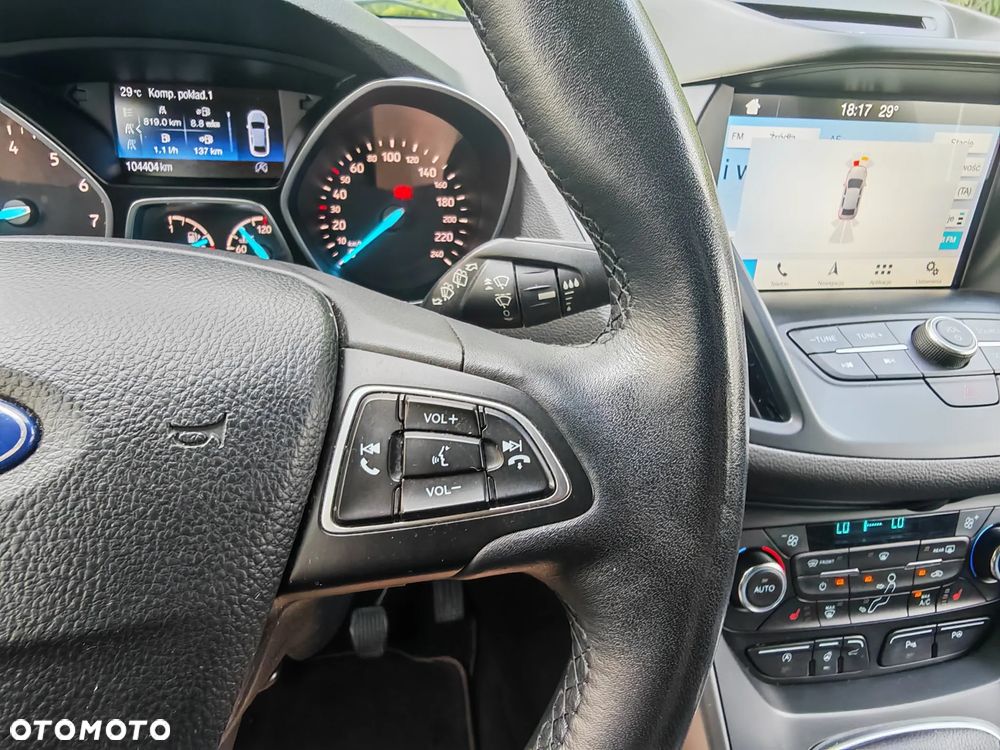 Ford Kuga 1.5 EcoBoost 2x4 Titanium - 20