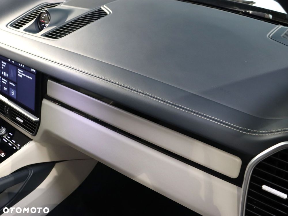Porsche Cayenne S - 28