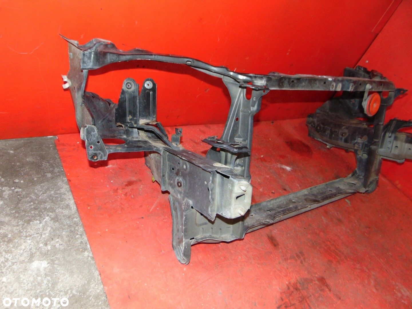 TOYOTA COROLLA E12 01- OKULAR BELKA PAS PRZEDNI WZMOCNIENIE CZOŁOWE 3/5D HB - 4
