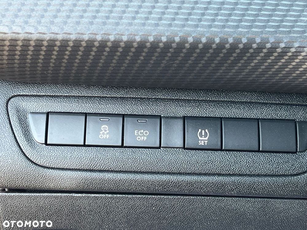Peugeot 2008 1.6 e-HDi Active S&S - 15