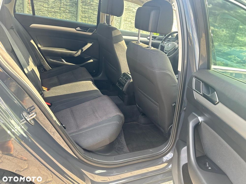 Volkswagen Passat 2.0 TDI BMT Comfortline - 16