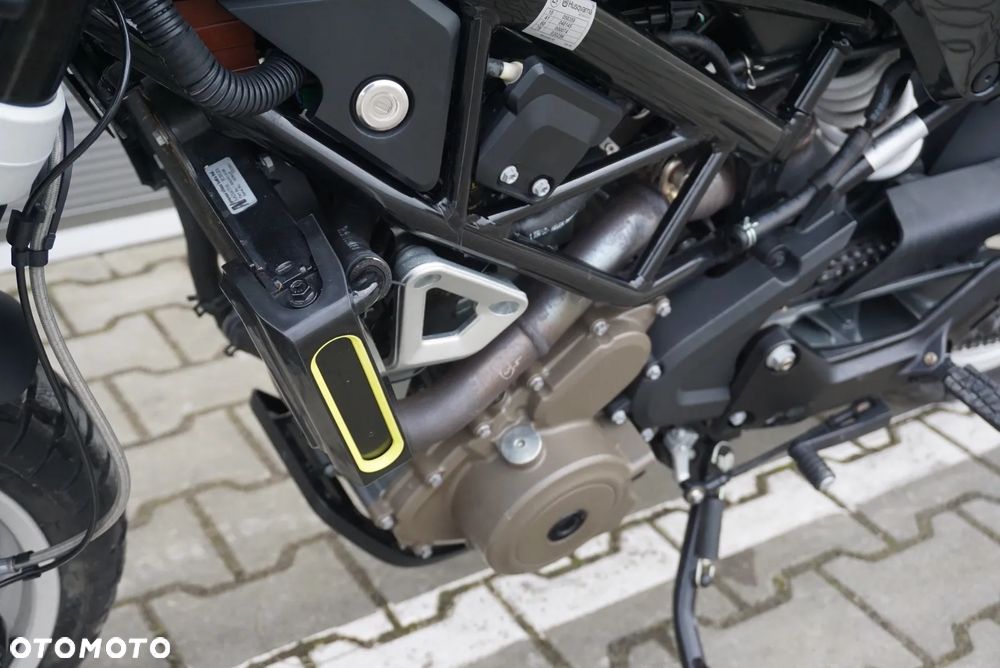 Husqvarna Svartpilen - 17