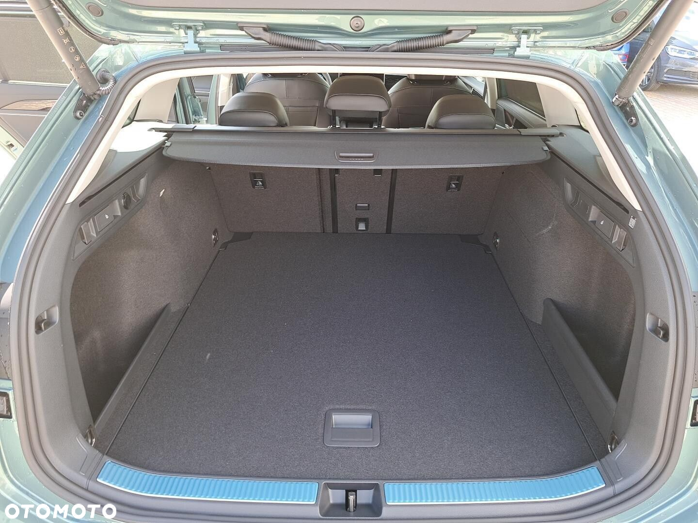 Volkswagen Passat - 17