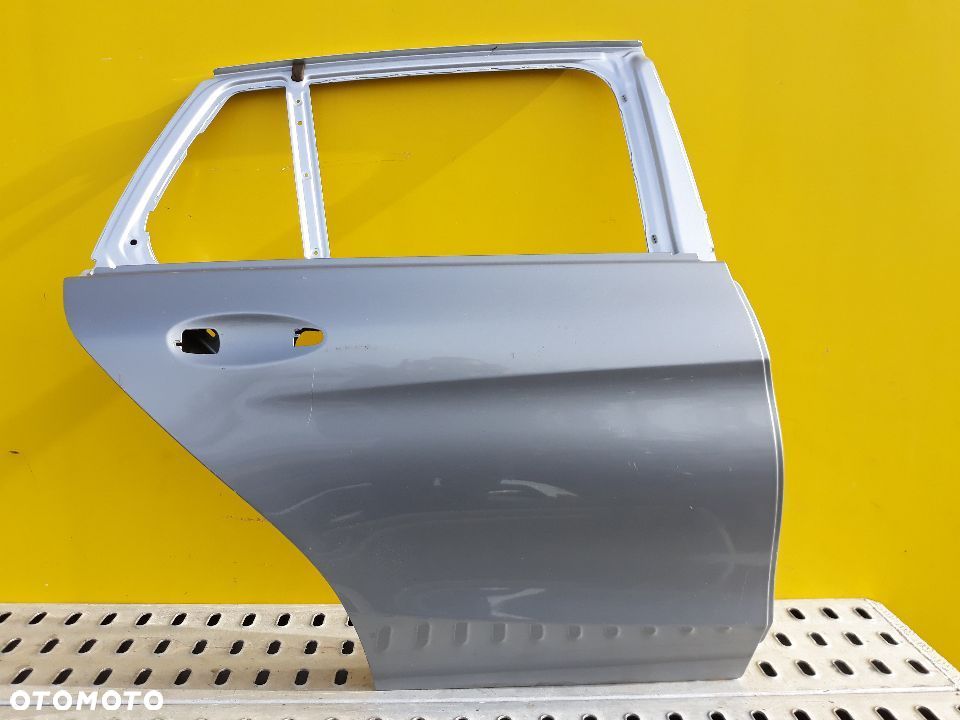 Mercedes C-klasa W205 kombi drzwi tylne prawe