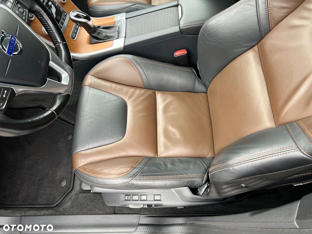 Volvo XC 60 D4 AWD Summum - 17