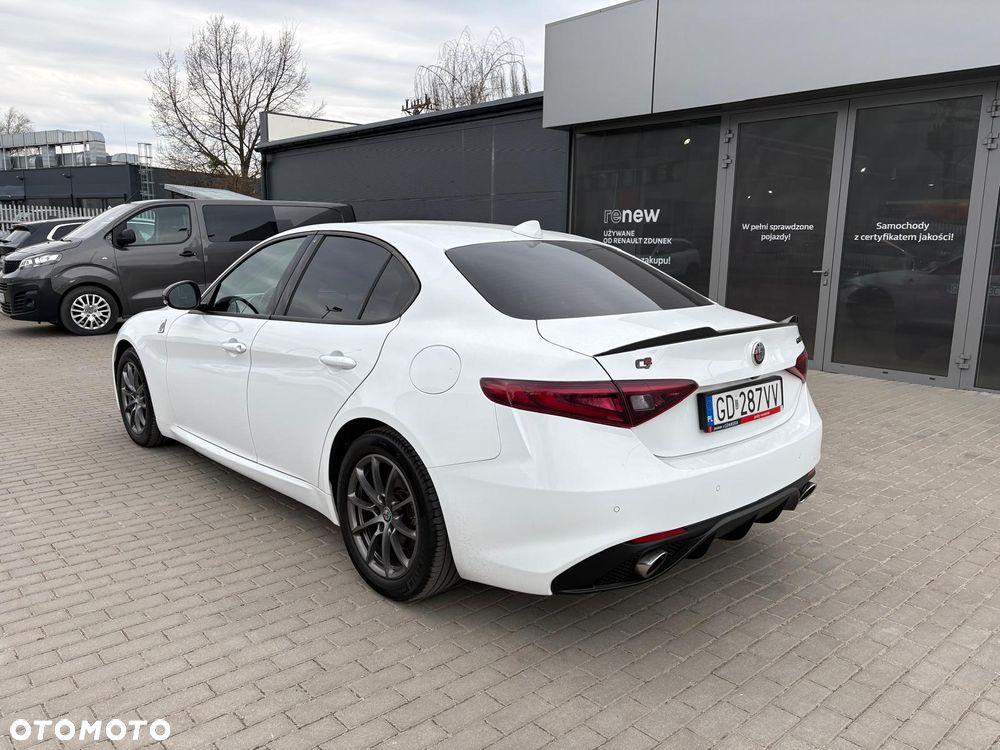 Alfa Romeo Giulia 2.0 Turbo - 5