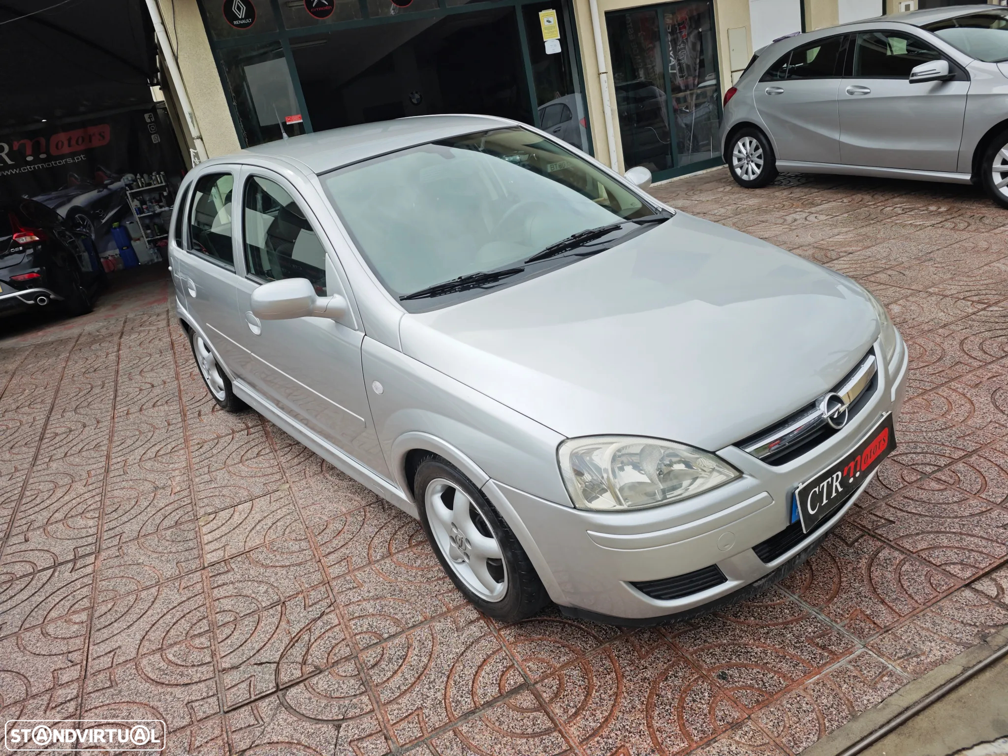 Opel Corsa 1.2 Twinport Silver - 3