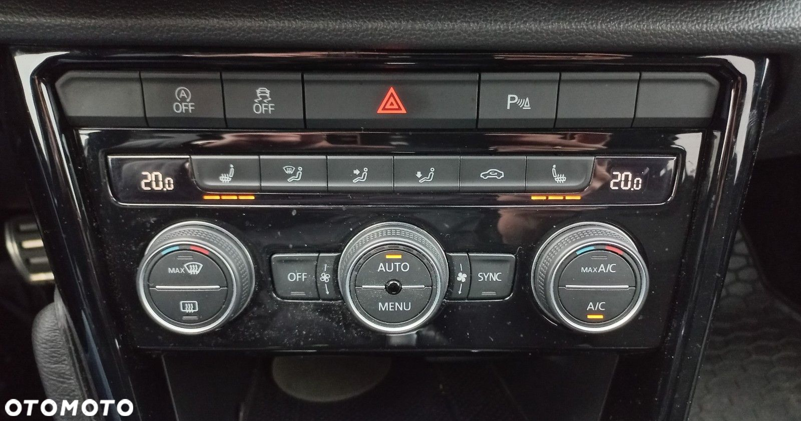 Volkswagen T-Roc - 13