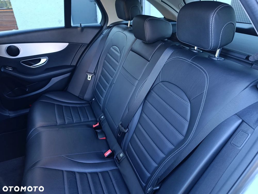 Mercedes-Benz Klasa C 300 d 9G-TRONIC Exclusive - 11