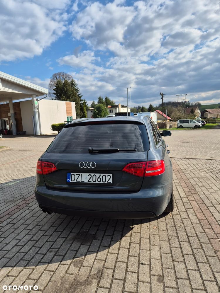 Audi A4 Avant 2.0 TDI DPF - 9