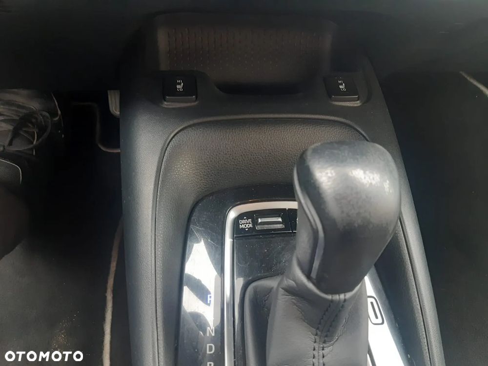 Toyota Corolla 1.8 Hybrid Comfort - 16