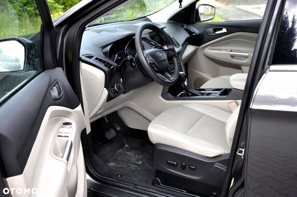 Ford Kuga 1.5 EcoBoost 4WD Trend - 25