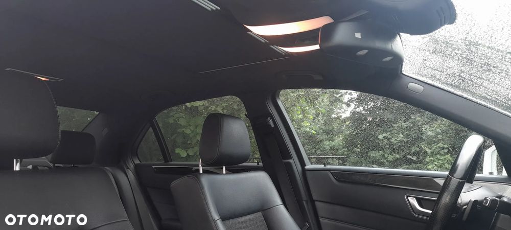 Mercedes-Benz Klasa E 220 BlueTEC 4-Matic Classic - 25
