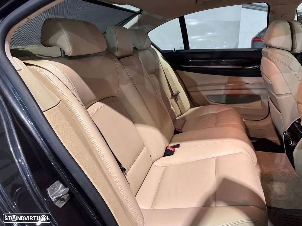 BMW 740 d — fotografia 14