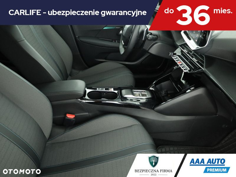 Peugeot 208 - 8