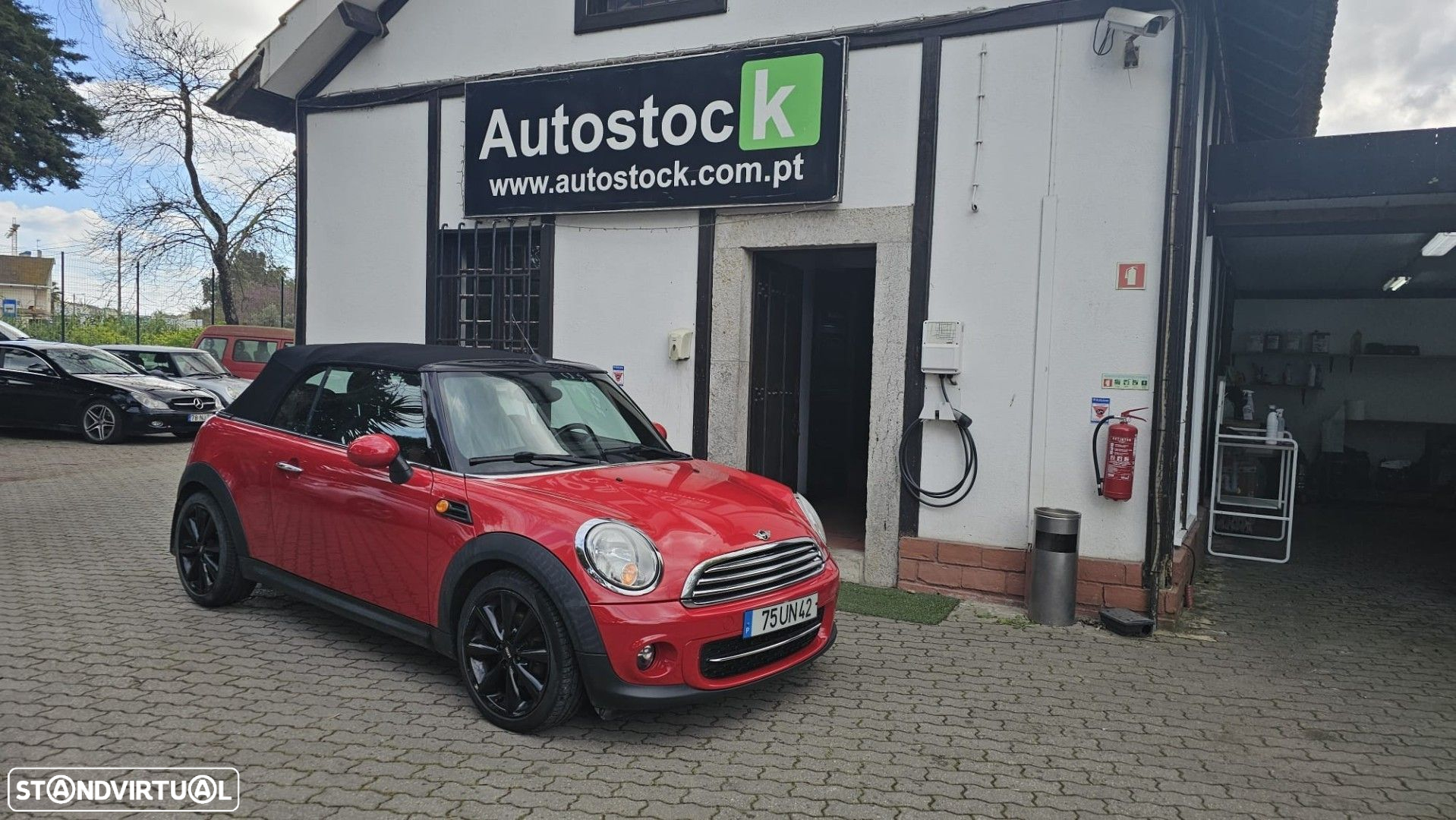 MINI Cabrio Cooper D - 2