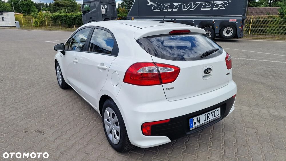 Kia Rio 1.2 Attract - 16