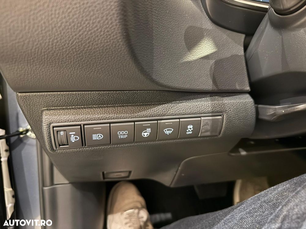 Toyota Corolla 1.8 HSD Dynamic - 8