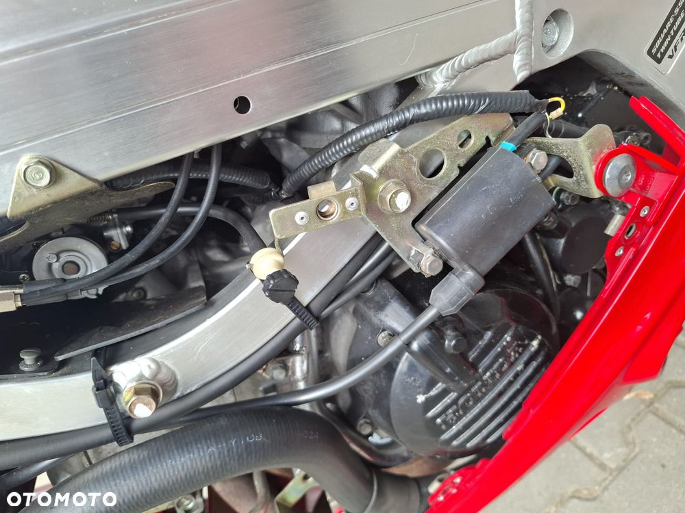 Honda VFR - 12
