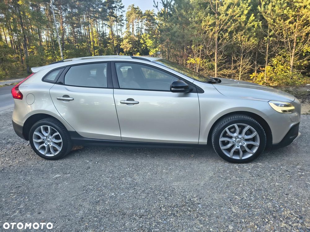 Volvo V40 Cross Country - 14