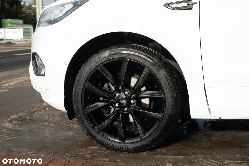 Ford Kuga 1.5 EcoBoost 2x4 ST-Line - 35