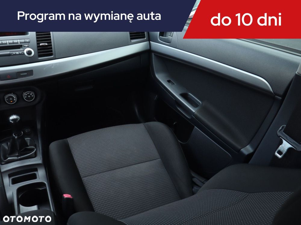 Mitsubishi Lancer - 10