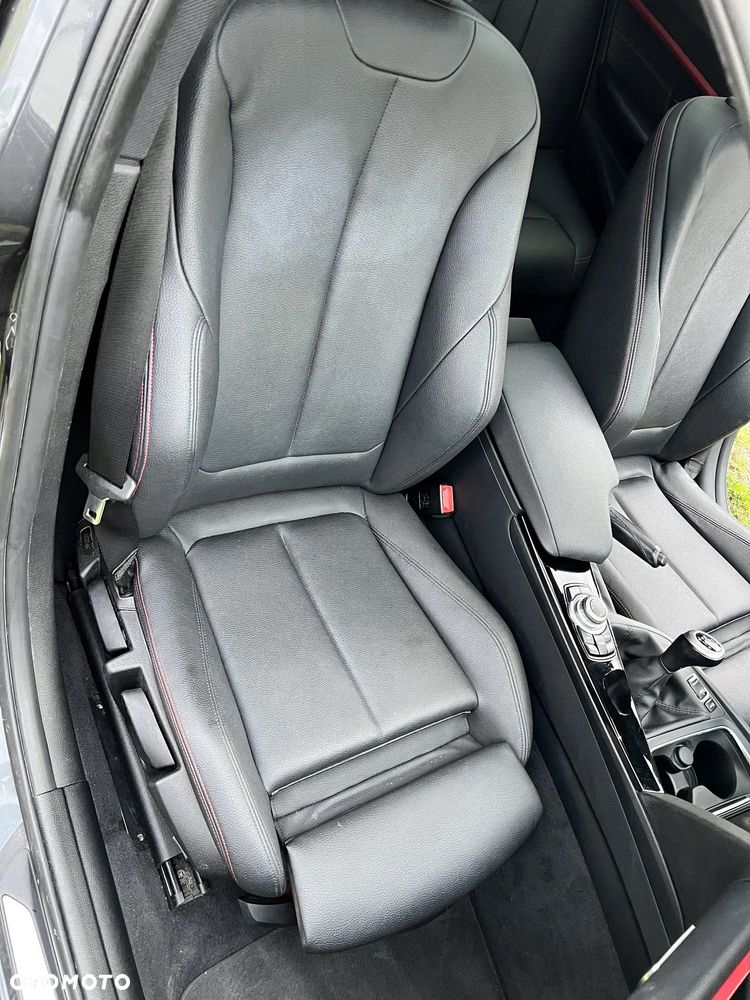 BMW Seria 3 318i Sport Line - 23