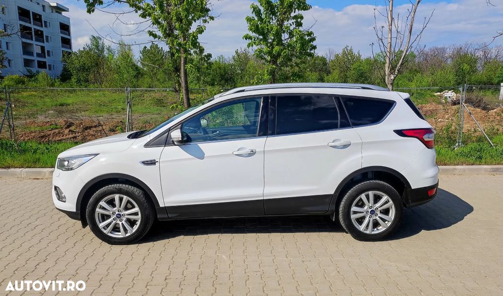 Ford Kuga 1.5 EcoBoost 2x4 Titanium - 6