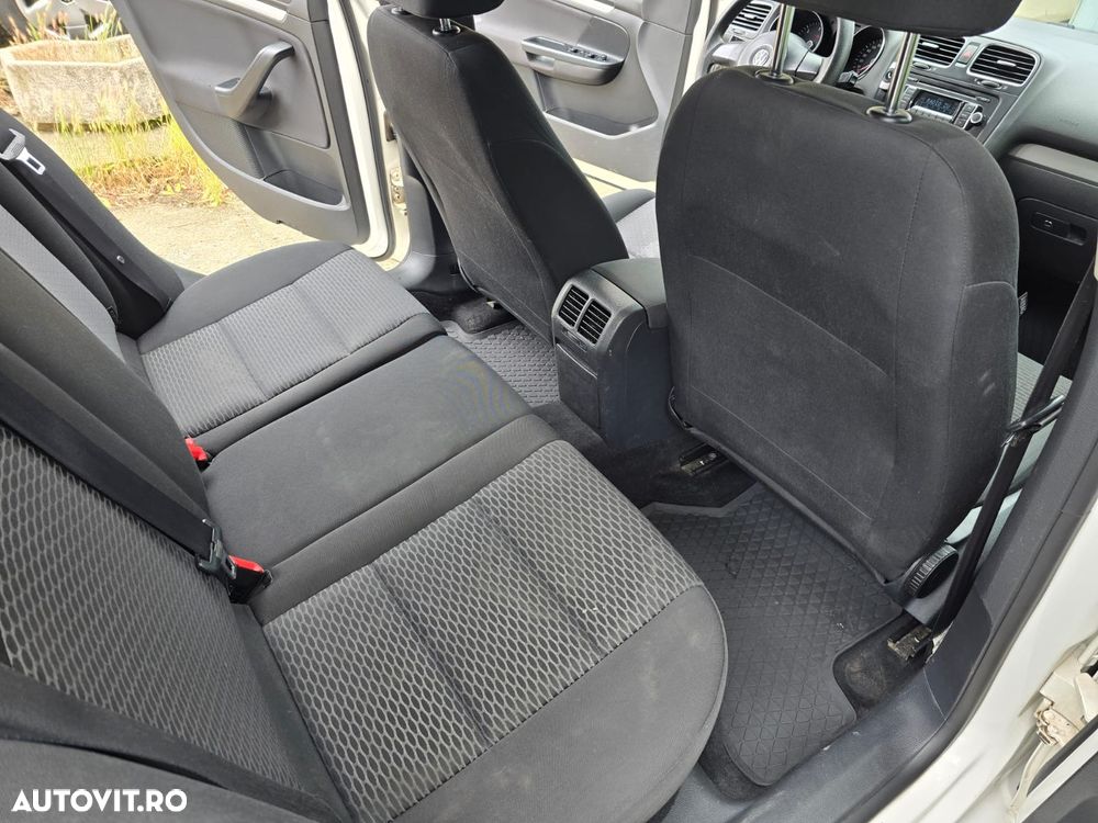 Volkswagen Golf 1.6 TDI BMT Comfortline - 19